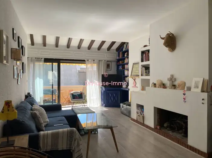 Appartement 6 pièces de 137 m² - Aigues-Mortes (30220)
