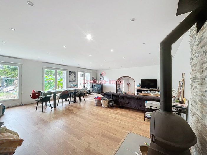 Maison 4 pièces de 154 m² - Château-la-Vallière (37330)