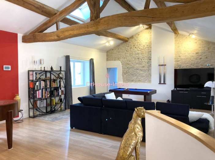 Maison 8 pièces de 341 m² - Saint-Martin-du-Mont (01160)