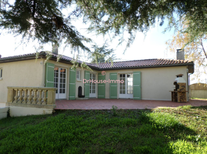 Maison 6 pièces de 154 m² - Saint-Yrieix-sur-Charente (16710)