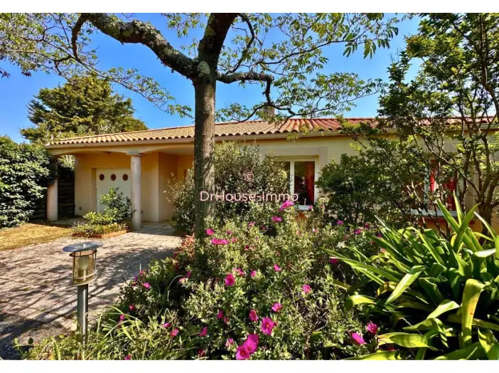 Maison 5 pièces de 150 m² - Pornic (44210)