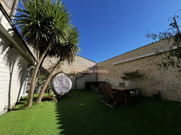 Maison 9 pièces de 193 m² - Luçon (85400)