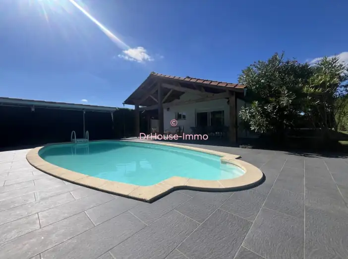 Maison 4 pièces de 121 m² - Saint-Loubès (33450)