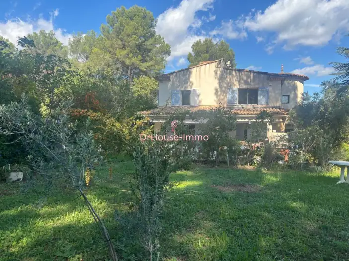 Maison 6 pièces de 212 m² - Velaux (13880)