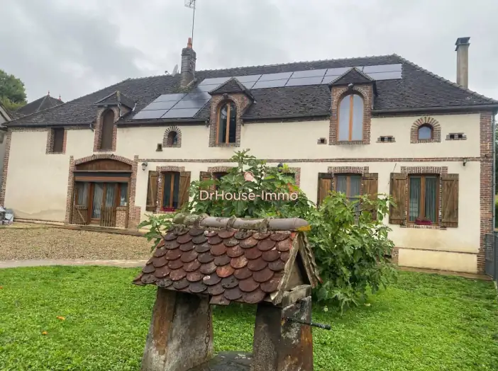 Maison 7 pièces de 240 m² - Saint-Aubin-Château-Neuf (89110)