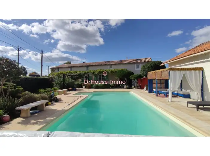 Maison 9 pièces de 170 m² - Pineuilh (33220)