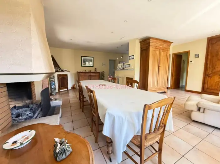 Maison 6 pièces de 177 m² - Artigues-près-Bordeaux (33370)