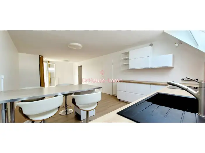 Appartement 5 pièces de 101 m² - Nantes (44200)