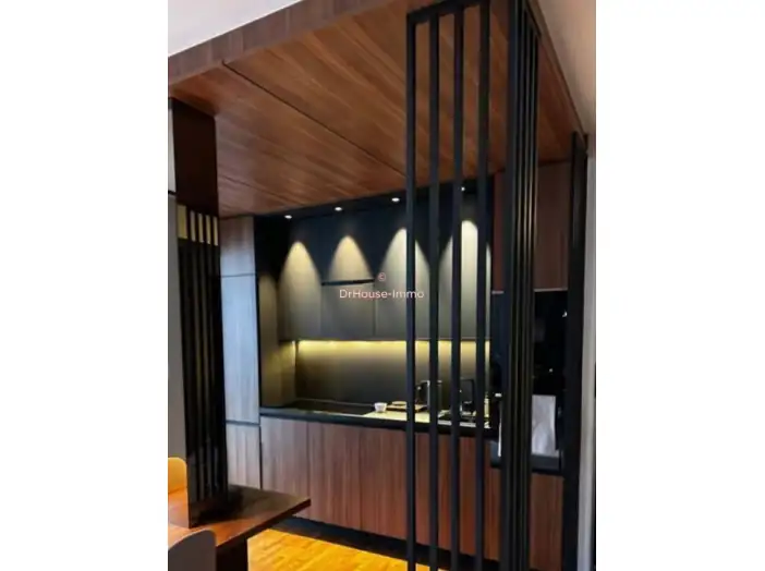 Commerce 2 pièces de 85 m² - Lyon (69006)