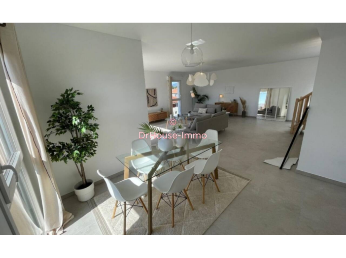 Appartement 4 pièces de 81 m² - Fréjus (83600)
