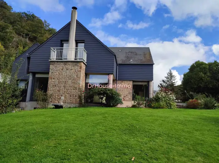 Maison 8 pièces de 282 m² - Vire Normandie (14500)