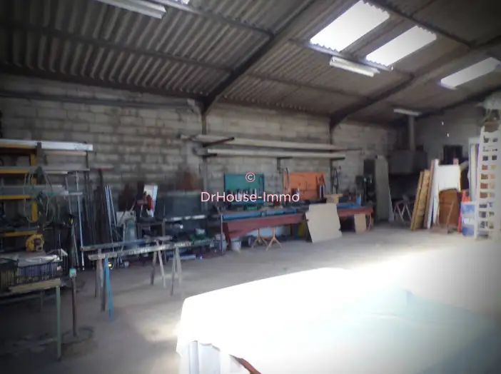 Immeuble 15 pièces de 220 m² - Arthès (81160)