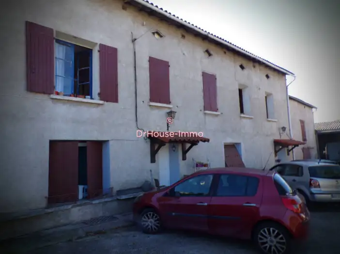 Immeuble 15 pièces de 220 m² - Arthès (81160)