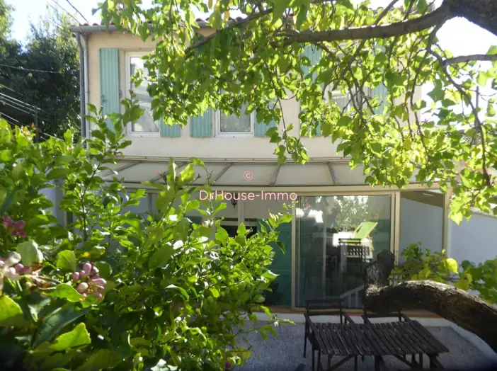 Maison 7 pièces de 112 m² - Marseille (13004)