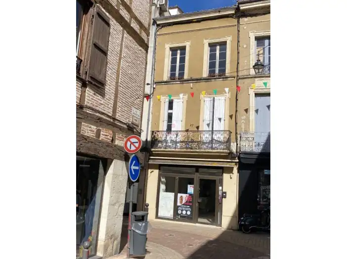 Immeuble 4 pièces de 270 m² - Villeneuve-sur-Lot (47300)