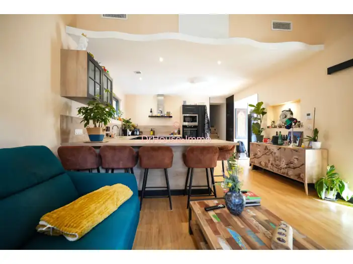 Maison 7 pièces de 190 m² - Uzès (30700)