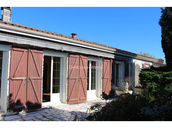 Maison 5 pièces de 130 m² - Rouillac (16170)