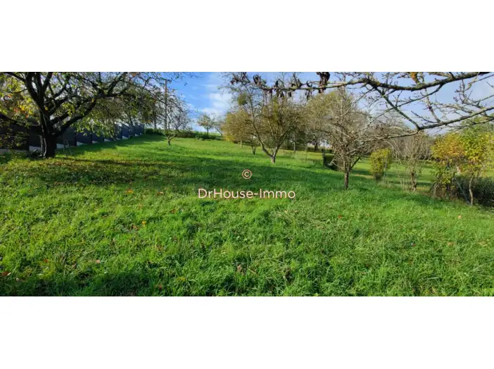 Terrain de 1 215 m² - Pierreville (54160)