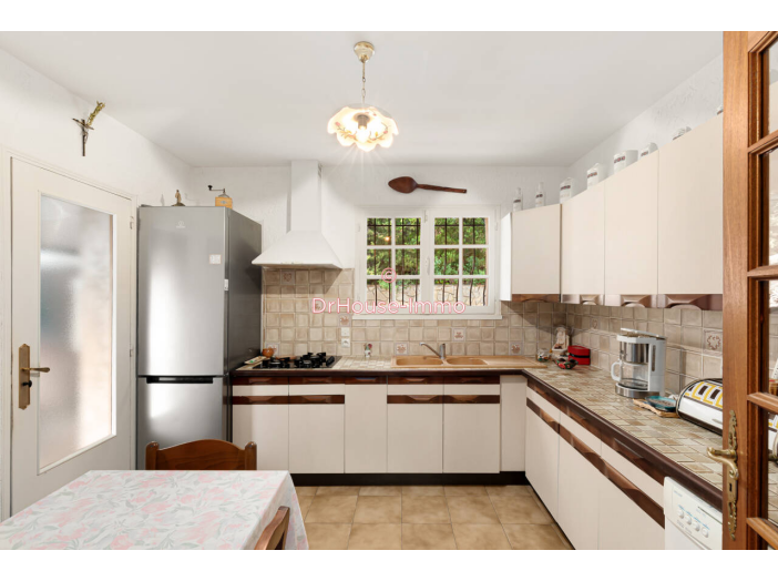 Maison 4 pièces de 128 m² - Bagnols-en-Forêt (83600)