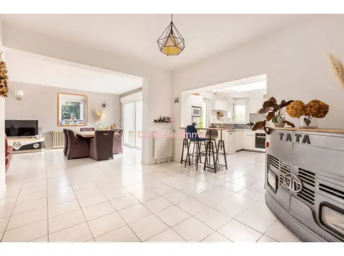 Maison 5 pièces de 155 m² - Mouvaux (59420)