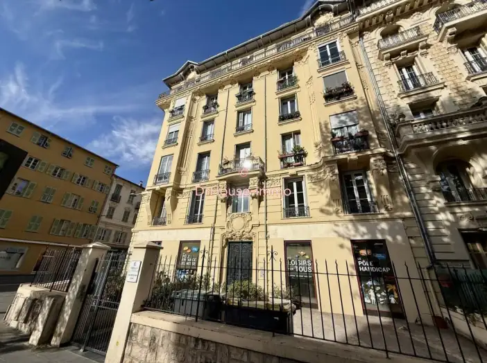 Appartement 2 pièces de 35 m² - Nice (06300)