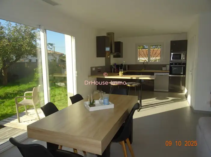 Maison 5 pièces de 105 m² - Cavignac (33620)