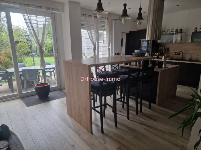Maison 7 pièces de 160 m² - Comines (59560)