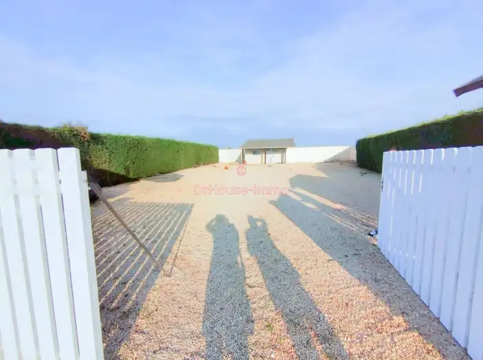 Terrain de 610 m² - Montreuil-Bellay (49260)