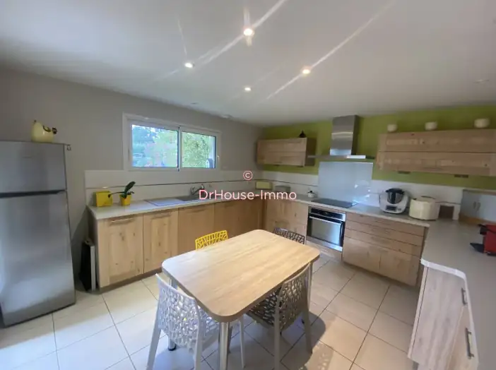 Maison 8 pièces de 192 m² - Mignaloux-Beauvoir (86550)