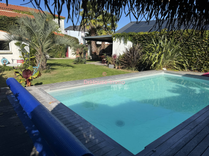 Maison 8 pièces de 173 m² - Olonne-sur-Mer (85340)