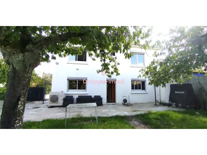 Maison 11 pièces de 196 m² - Saint-Sébastien-sur-Loire (44230)