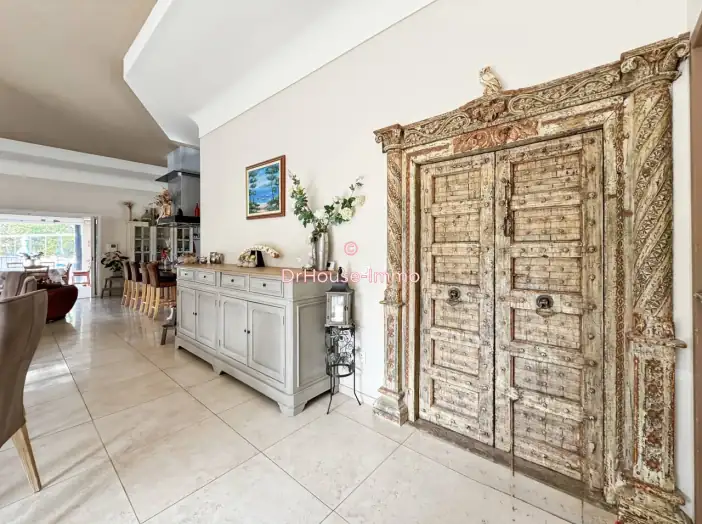 Maison 10 pièces de 435 m² - Saint-Maximin-la-Sainte-Baume (83470)