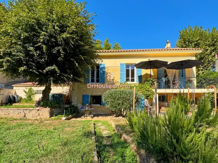 Maison 5 pièces de 119 m² - Collobrières (83610)