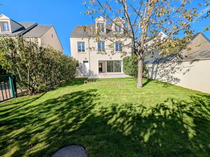 Maison 6 pièces de 170 m² - Orléans (45100)