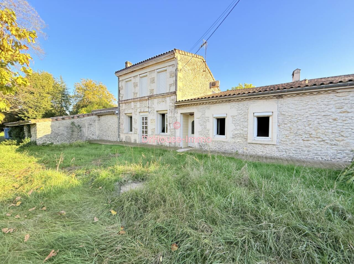 Maison 5 pièces de 250 m² - Saint-Laurent-Médoc (33112)