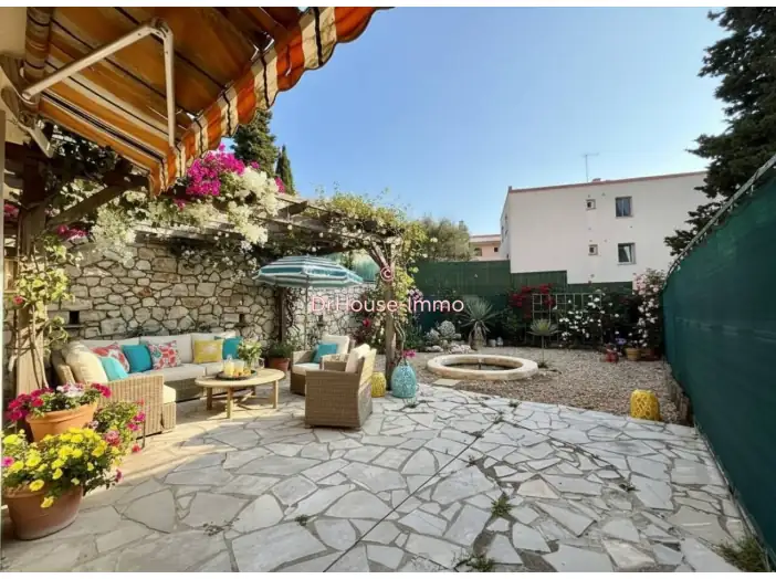 Appartement 3 pièces de 75 m² - Cagnes-sur-Mer (06800)