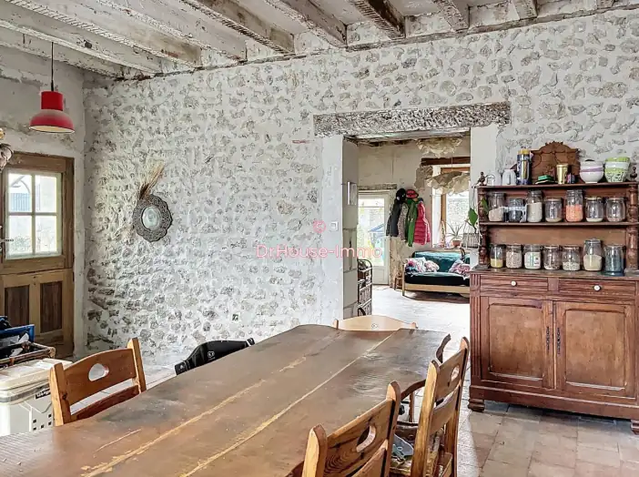 Maison 6 pièces de 147 m² - Château-la-Vallière (37330)