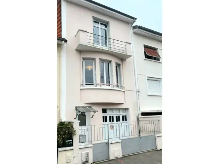 Maison 6 pièces de 142 m² - Vichy (03200)