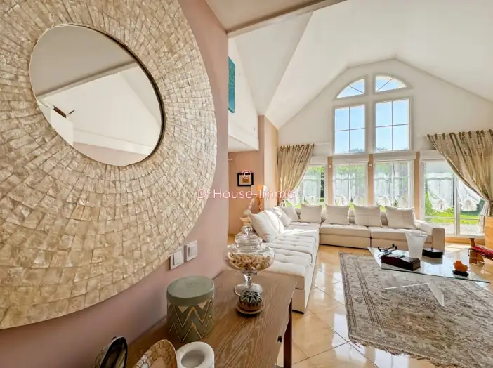 Maison 7 pièces de 194 m² - Montévrain (77144)