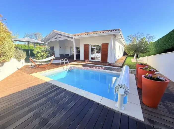Maison 5 pièces de 153 m² - Blanquefort (33290)