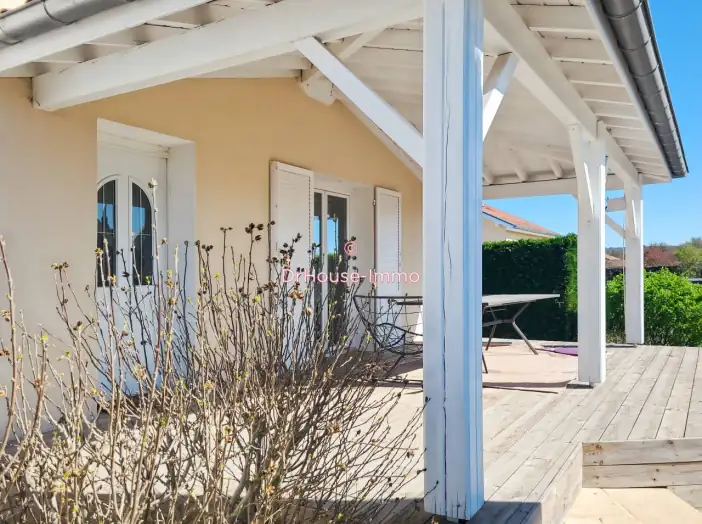 Maison 8 pièces de 175 m² - Saint-Romain-le-Puy (42610)