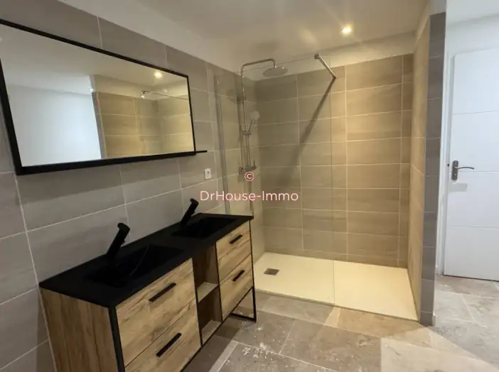 Maison 7 pièces de 160 m² - Trélissac (24750)