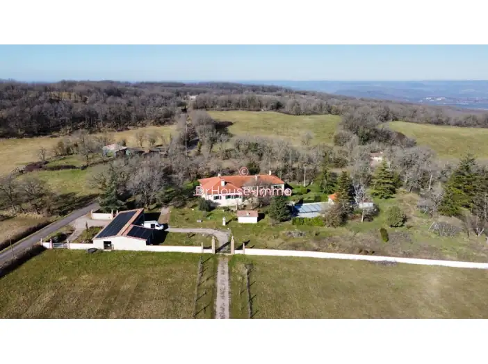 Maison 9 pièces de 350 m² - Marnaves (81170)