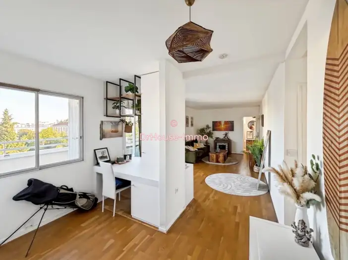 Appartement 3 pièces de 75 m² - Bordeaux (33200)