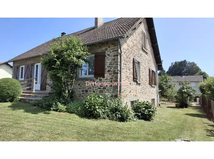 Maison 5 pièces de 107 m² - Lanouaille (24270)