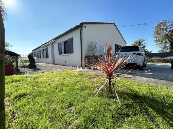 Maison 5 pièces de 133 m² - La Ferrière (85280)