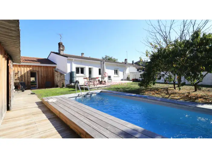 Maison 4 pièces de 131 m² - Blanquefort (33290)