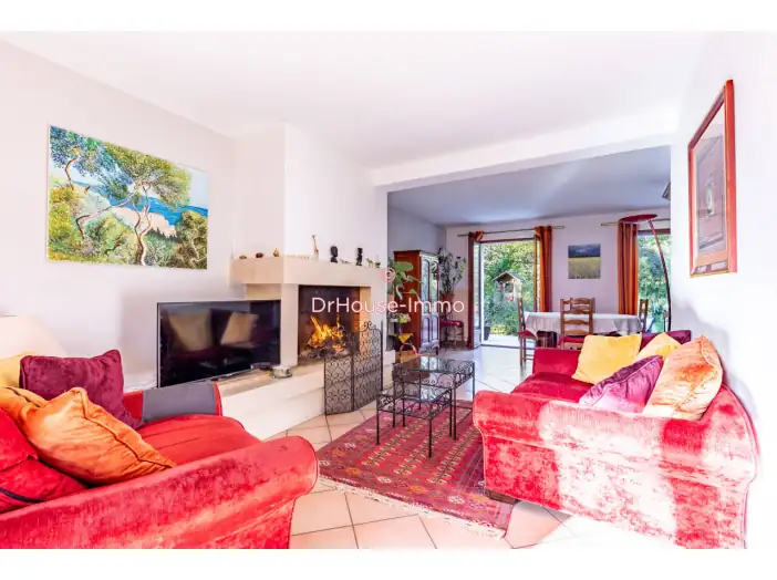 Maison 6 pièces de 127 m² - Dampierre-en-Yvelines (78720)