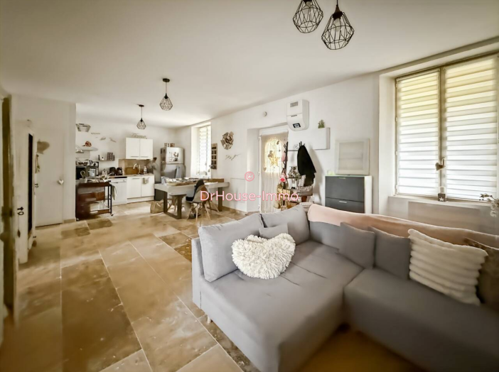 Immeuble 6 pièces de 135 m² - Cavaillon (84300)