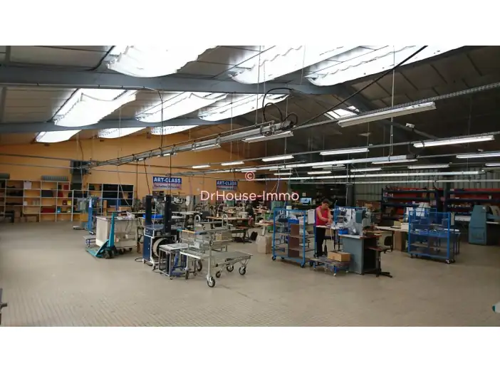 Bureau 15 pièces de 2 225 m² - Saint-Florent-le-Vieil (49410)